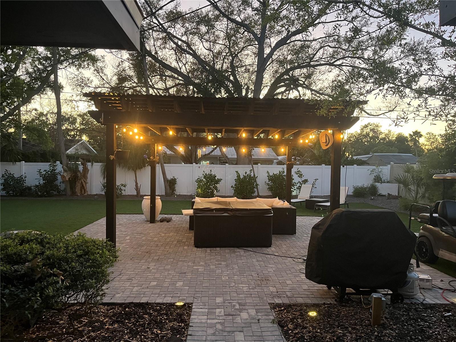 2040 YALE AVE, DUNEDIN, FL, 34698