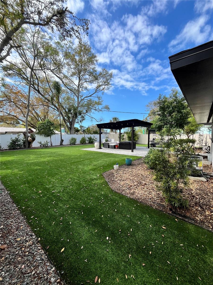 2040 YALE AVE, DUNEDIN, FL, 34698