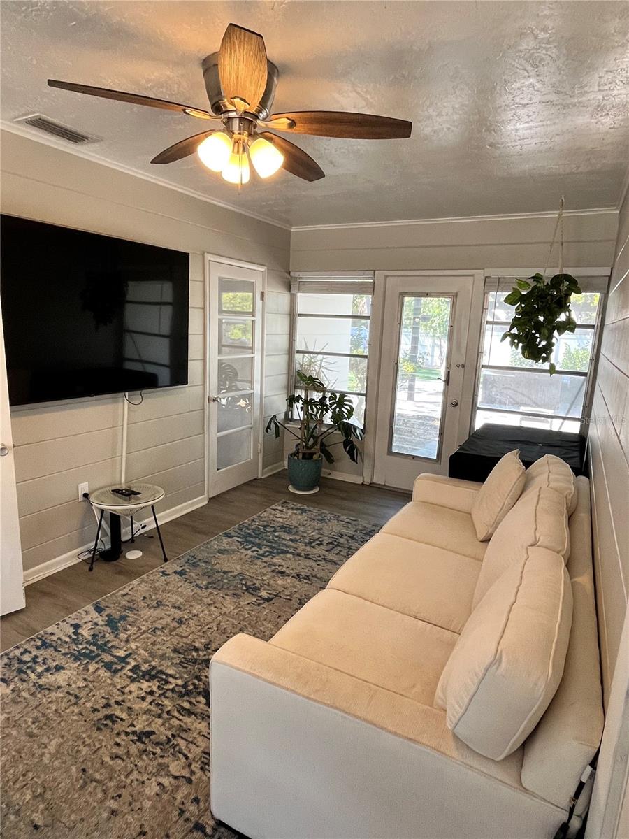 2040 YALE AVE, DUNEDIN, FL, 34698