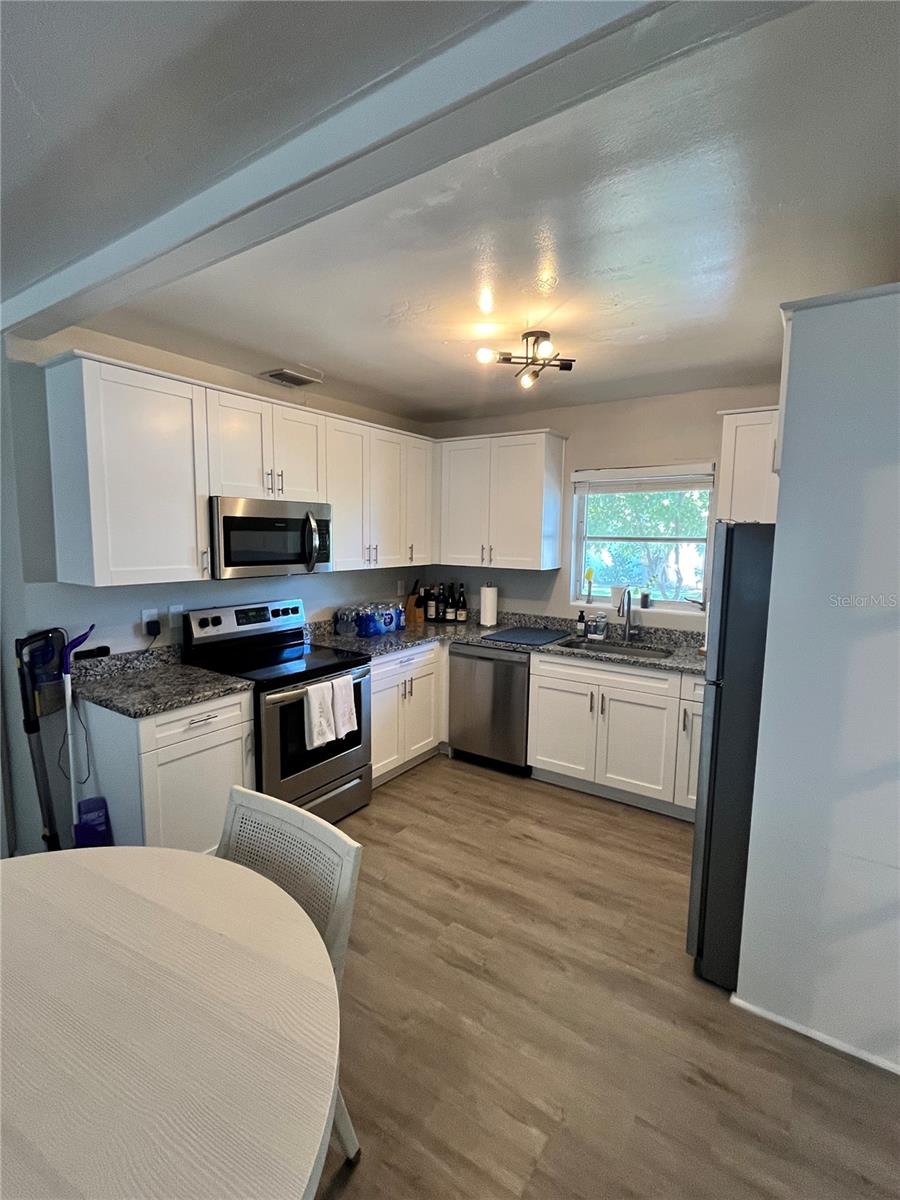 2040 YALE AVE, DUNEDIN, FL, 34698