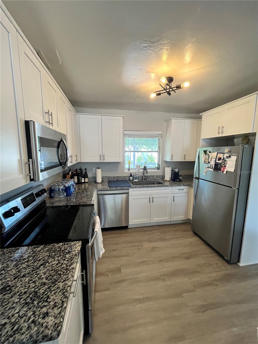 2040 YALE AVE, DUNEDIN, FL, 34698