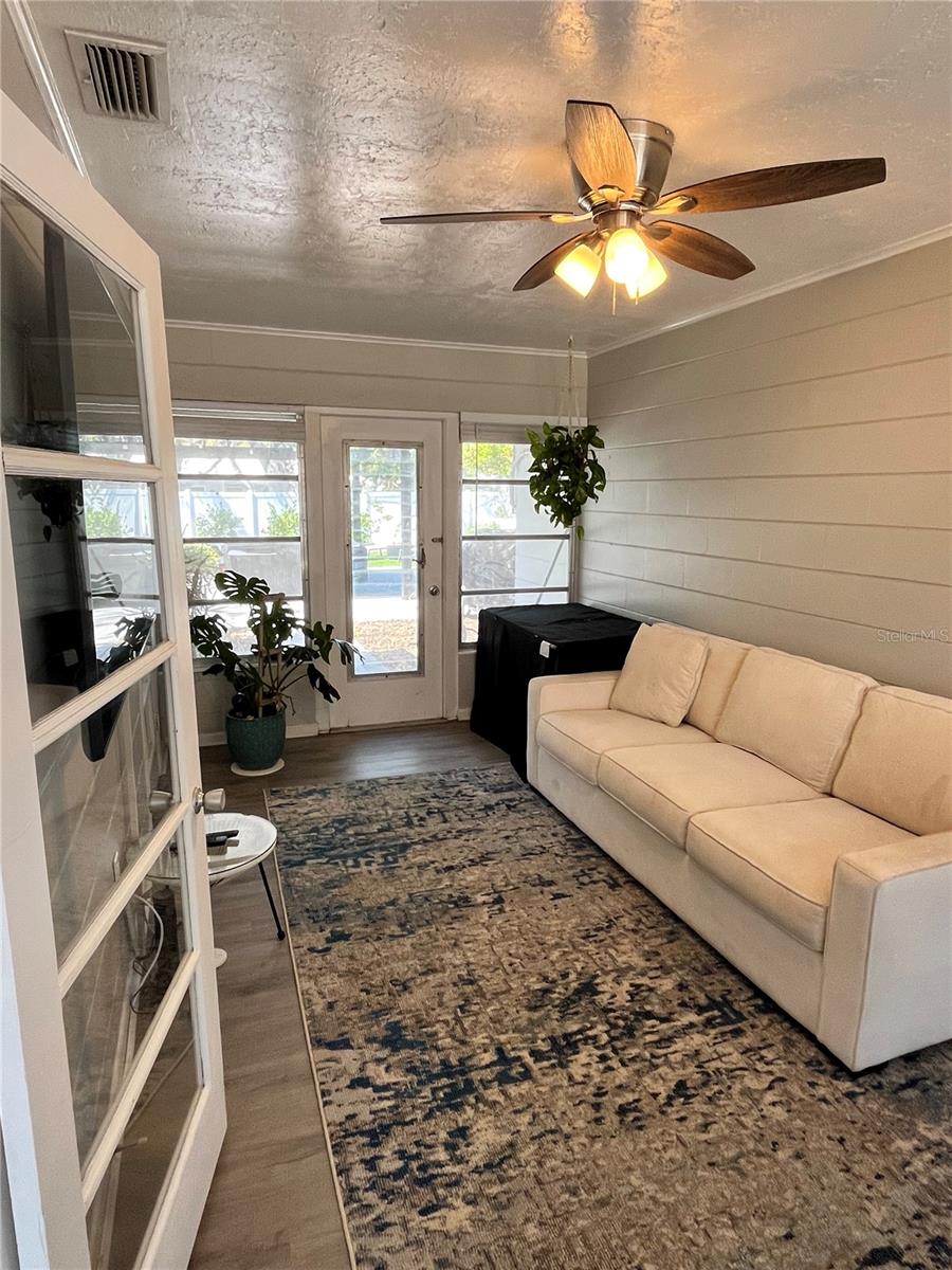 2040 YALE AVE, DUNEDIN, FL, 34698