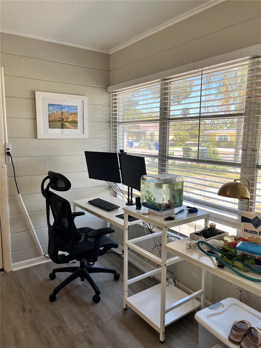 2040 YALE AVE, DUNEDIN, FL, 34698