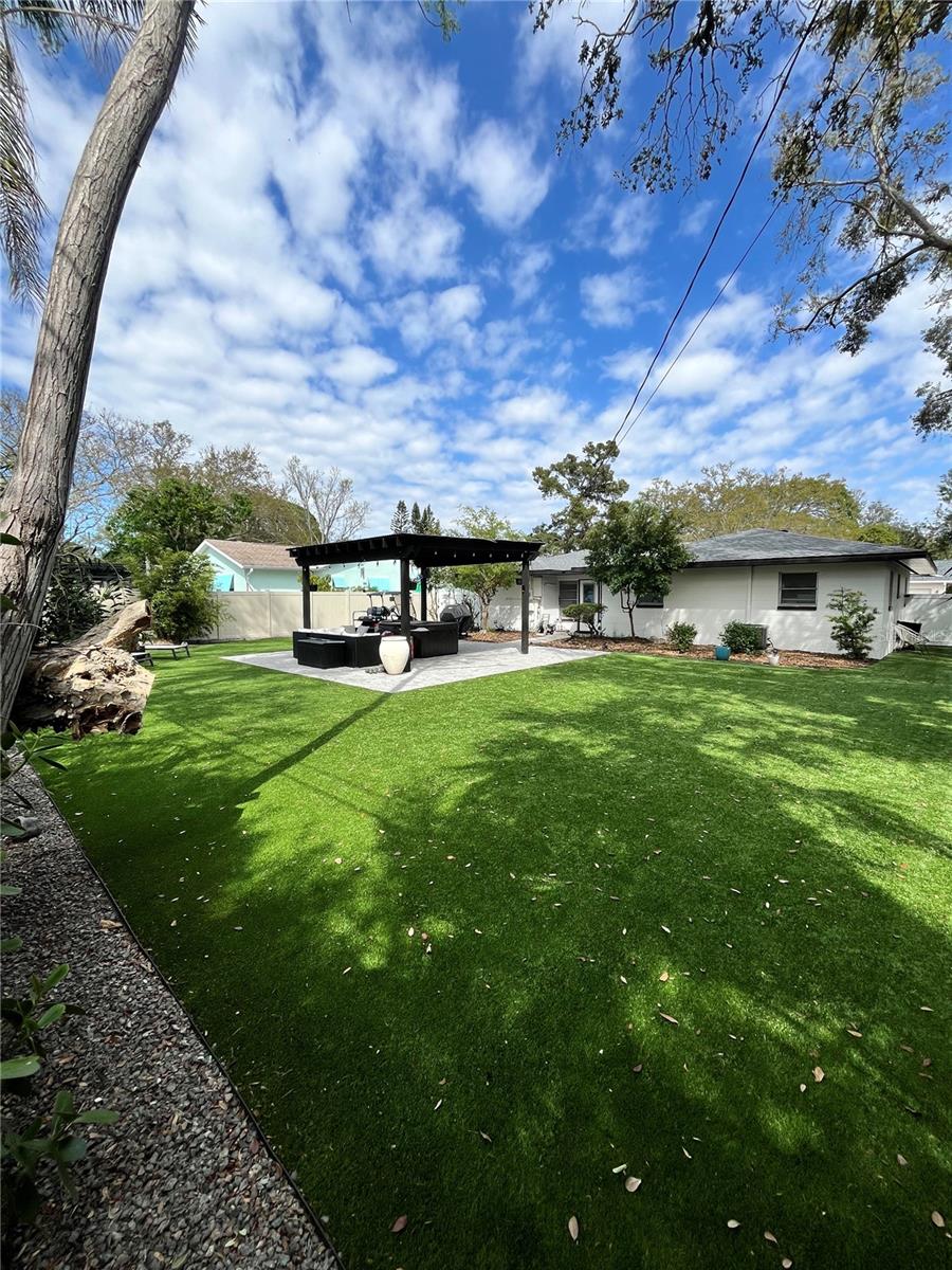 2040 YALE AVE, DUNEDIN, FL, 34698