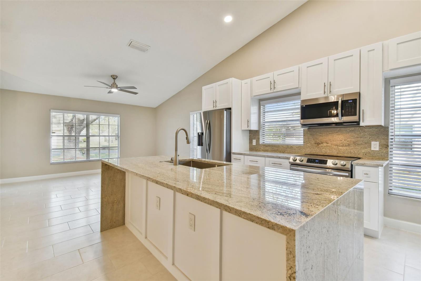 1604 COBBLER DR, LUTZ, FL, 33559