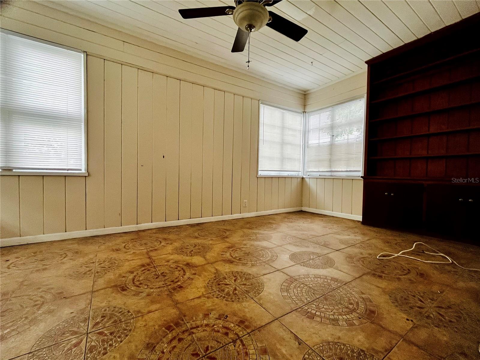 2800 DARTMOUTH AVE N, ST PETERSBURG, FL, 33713