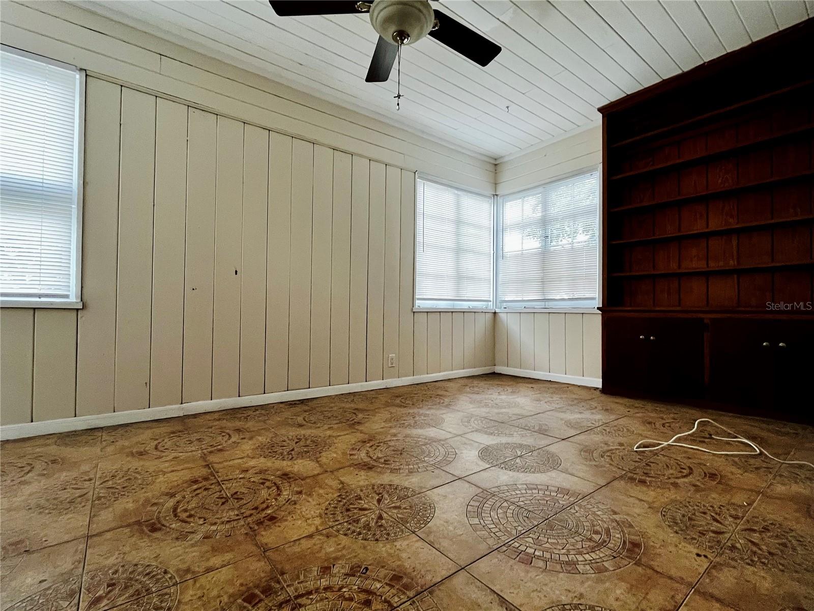 2800 DARTMOUTH AVE N, ST PETERSBURG, FL, 33713