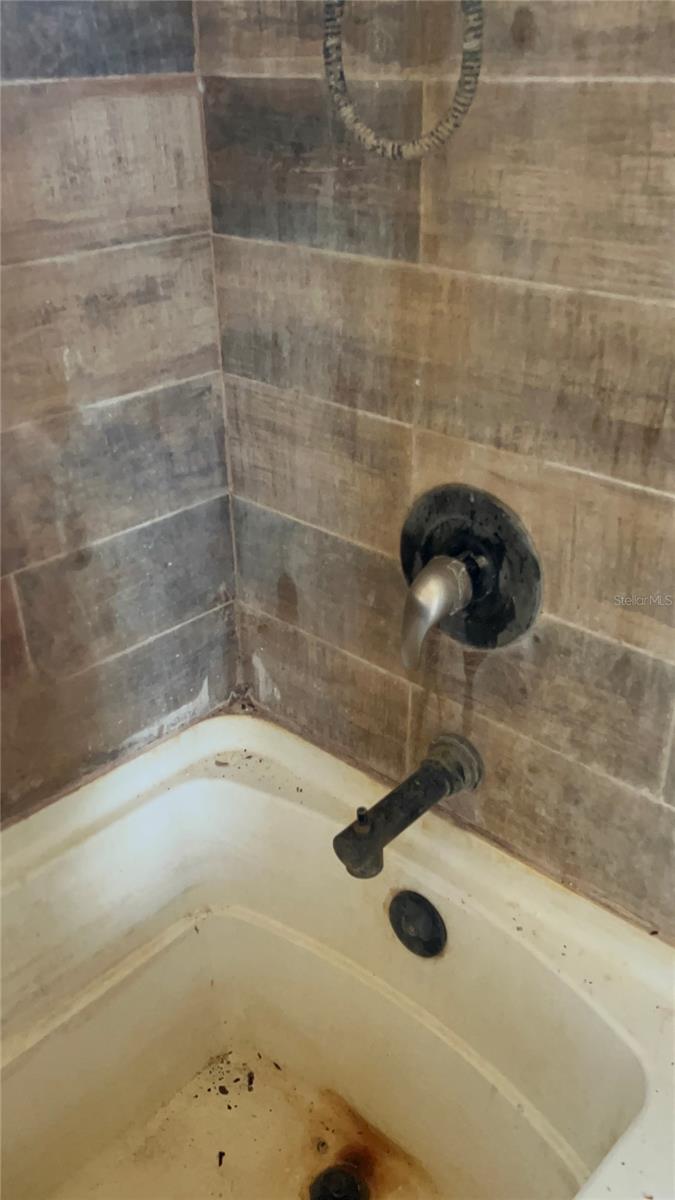 107 GROVE RD, VENICE, FL, 34293