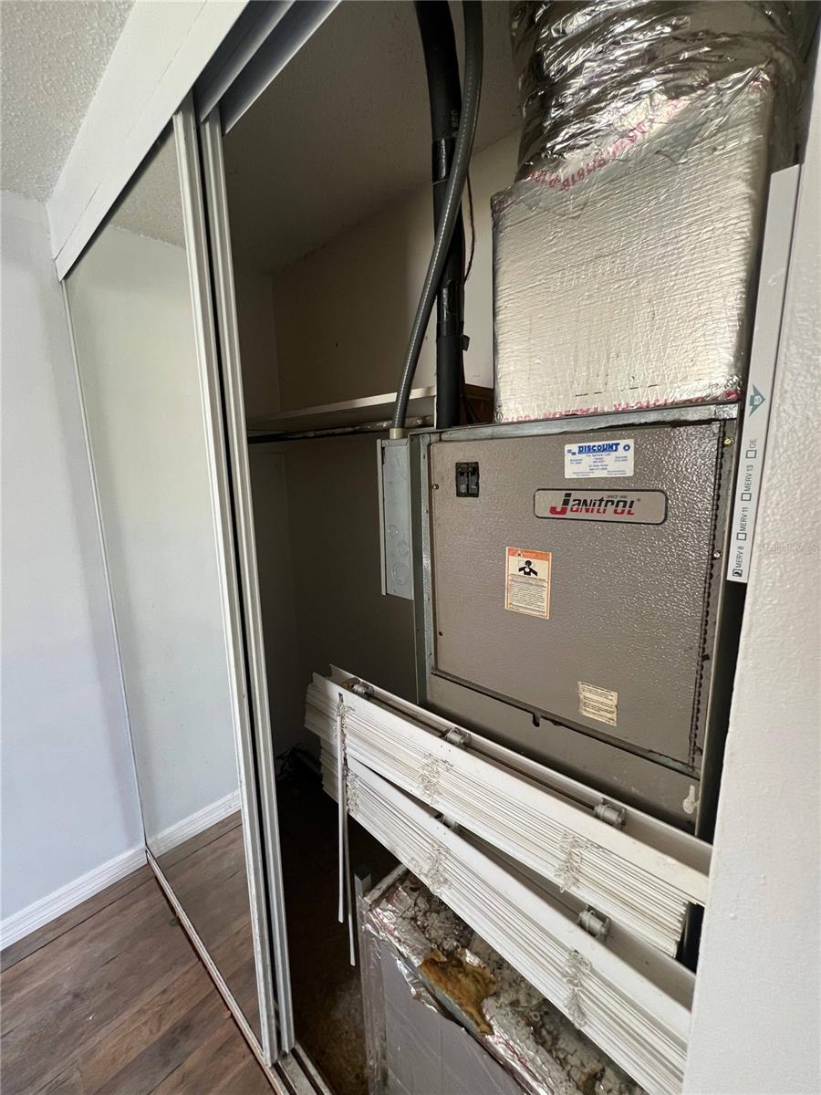 107 GROVE RD, VENICE, FL, 34293