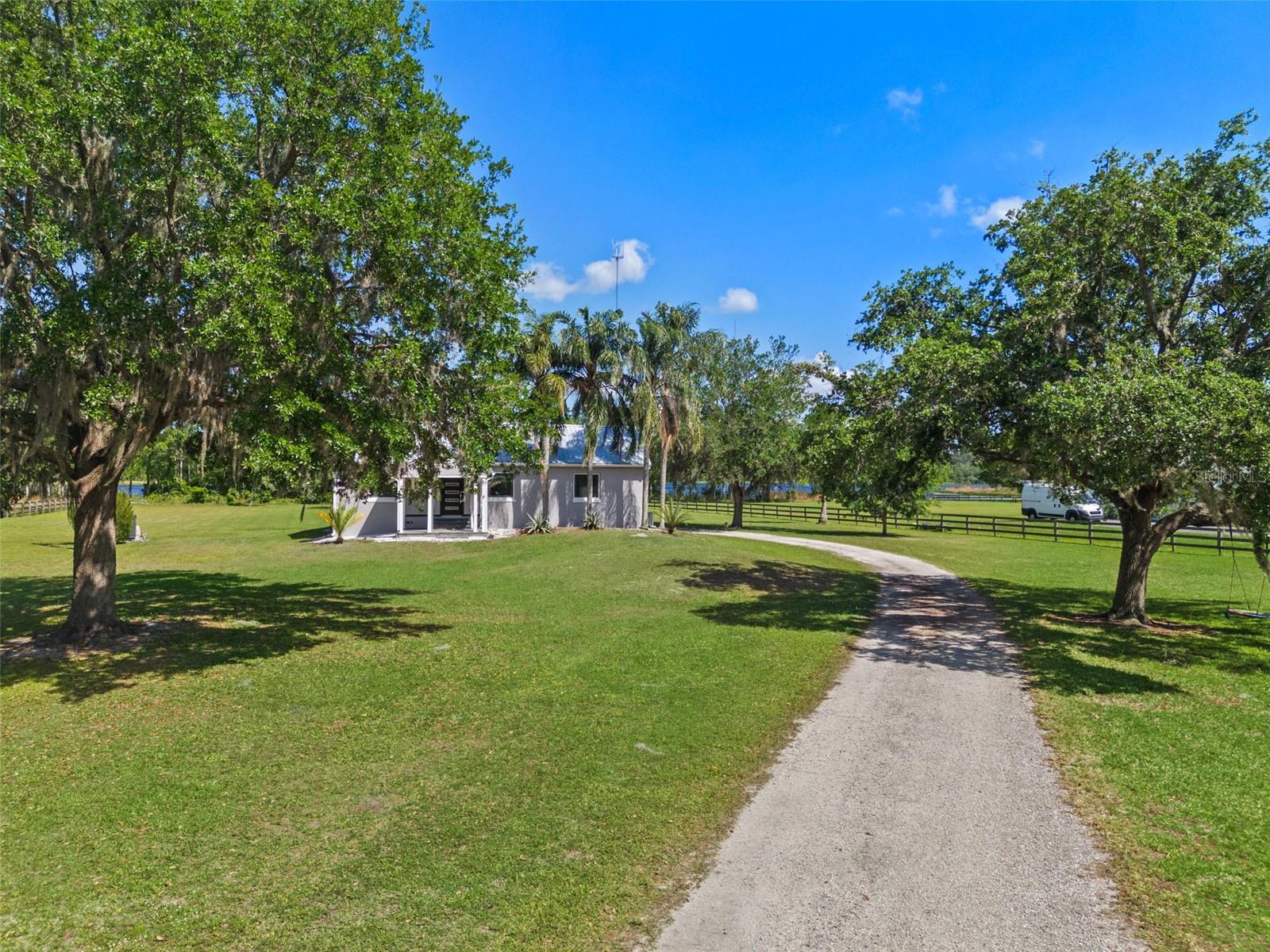 18618 LAKE PICKETT RD, ORLANDO, FL, 32820