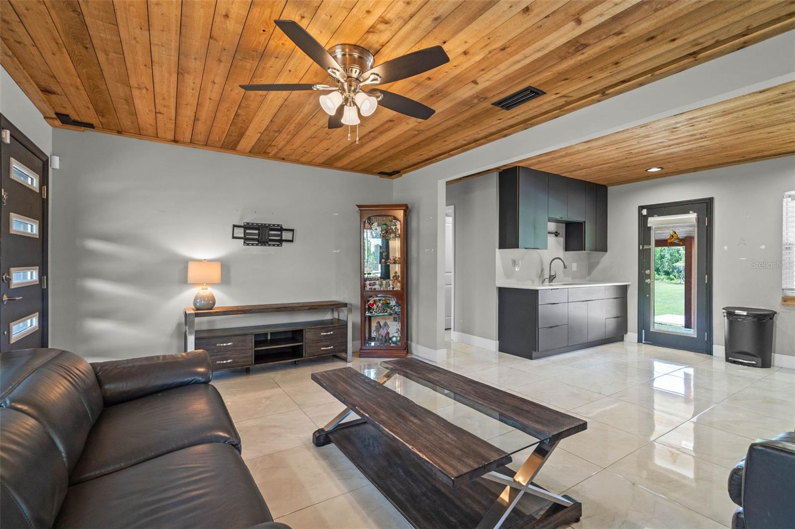 18618 LAKE PICKETT RD, ORLANDO, FL, 32820