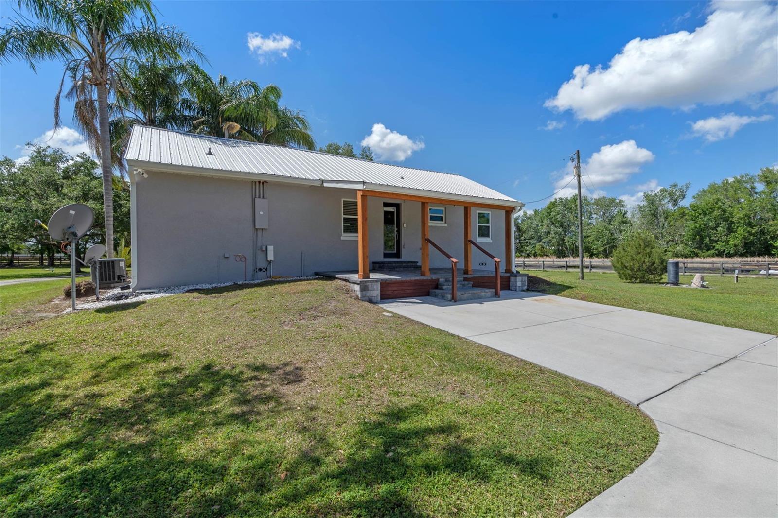 18618 LAKE PICKETT RD, ORLANDO, FL, 32820
