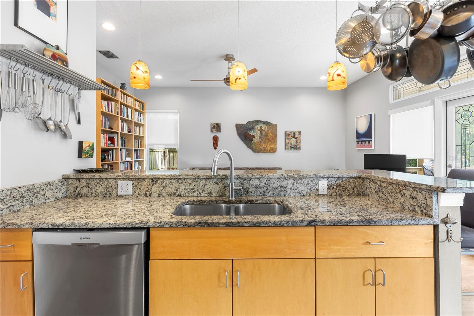 6007 N SUWANEE AVE, TAMPA, FL, 33604