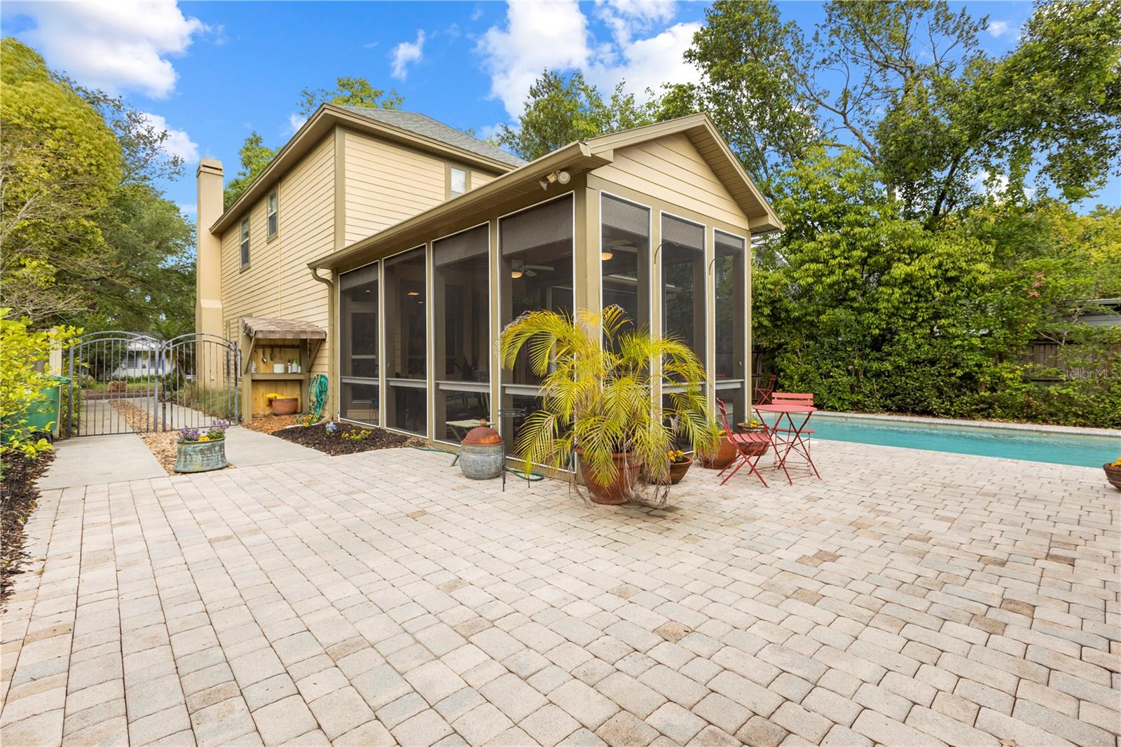 6007 N SUWANEE AVE, TAMPA, FL, 33604