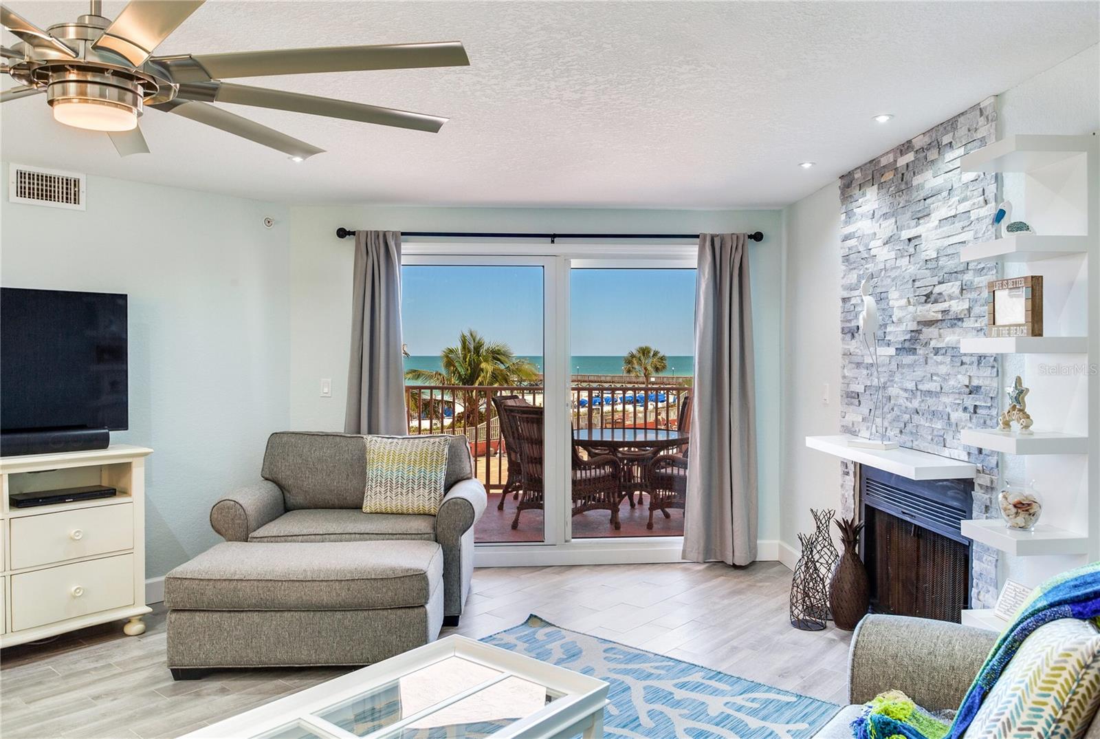 18400 GULF BLVD #1211, INDIAN SHORES, FL, 33785