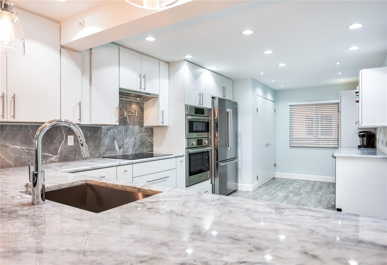 18400 GULF BLVD #1211, INDIAN SHORES, FL, 33785