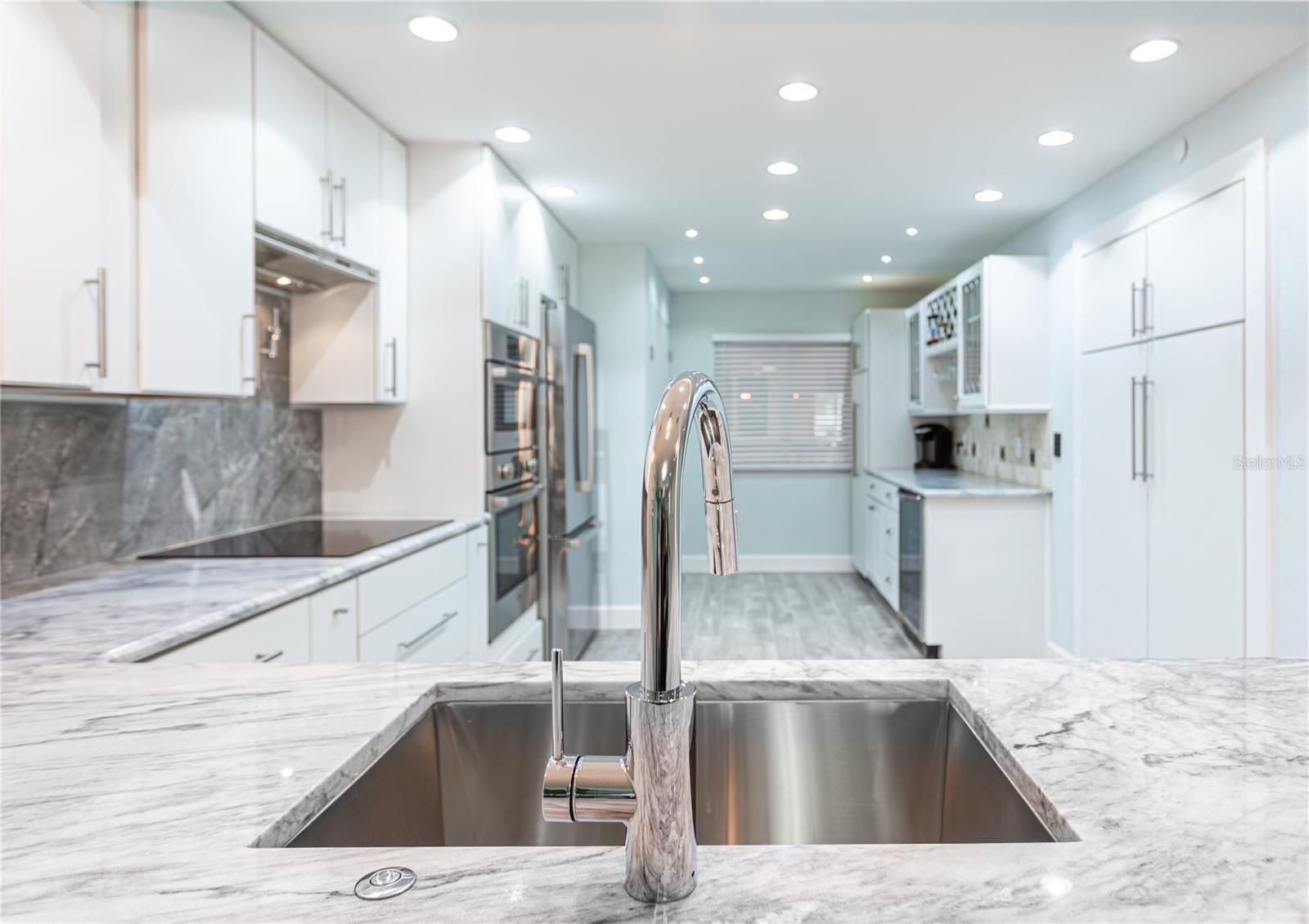 18400 GULF BLVD #1211, INDIAN SHORES, FL, 33785