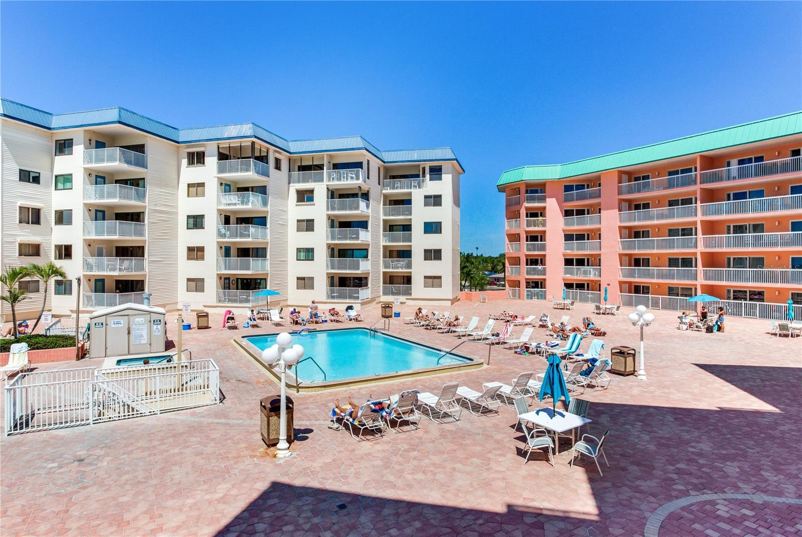 18400 GULF BLVD #1211, INDIAN SHORES, FL, 33785