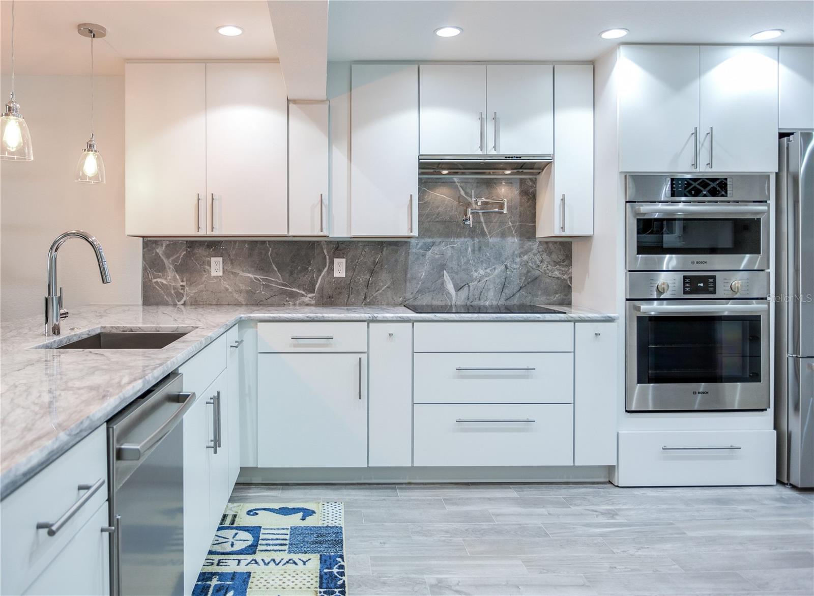 18400 GULF BLVD #1211, INDIAN SHORES, FL, 33785