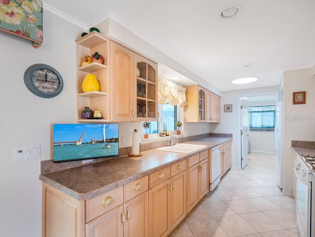 3704 SCHOOLWAY AVE, NEW SMYRNA BEACH, FL, 32169