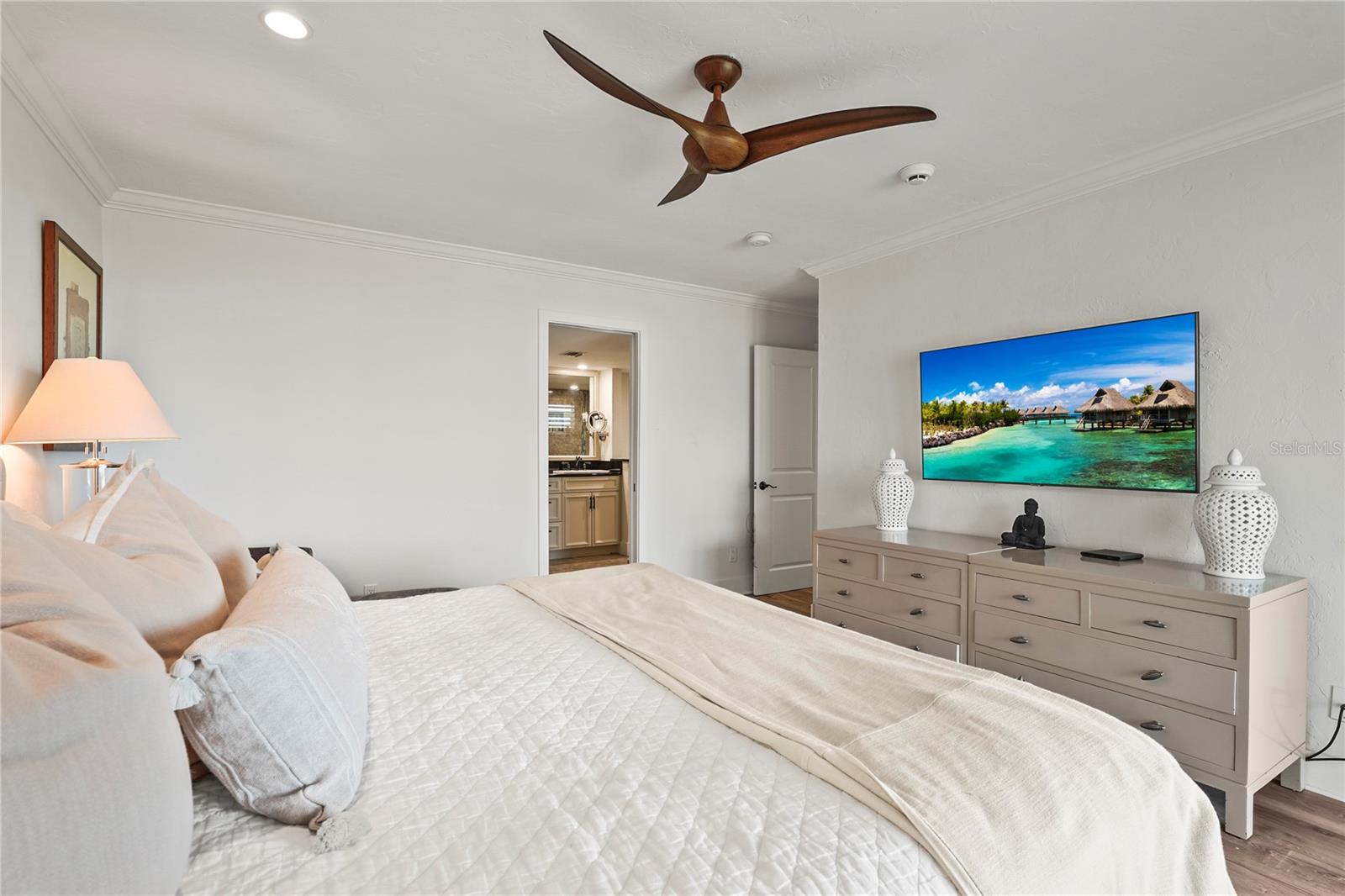 4600 GULF OF MEXICO DR #201, LONGBOAT KEY, FL, 34228