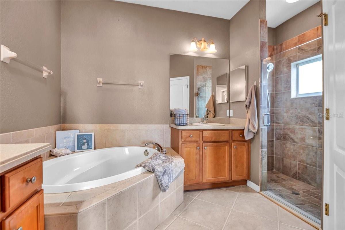 2212 WEAVER BIRD LN, VENICE, FL, 34292