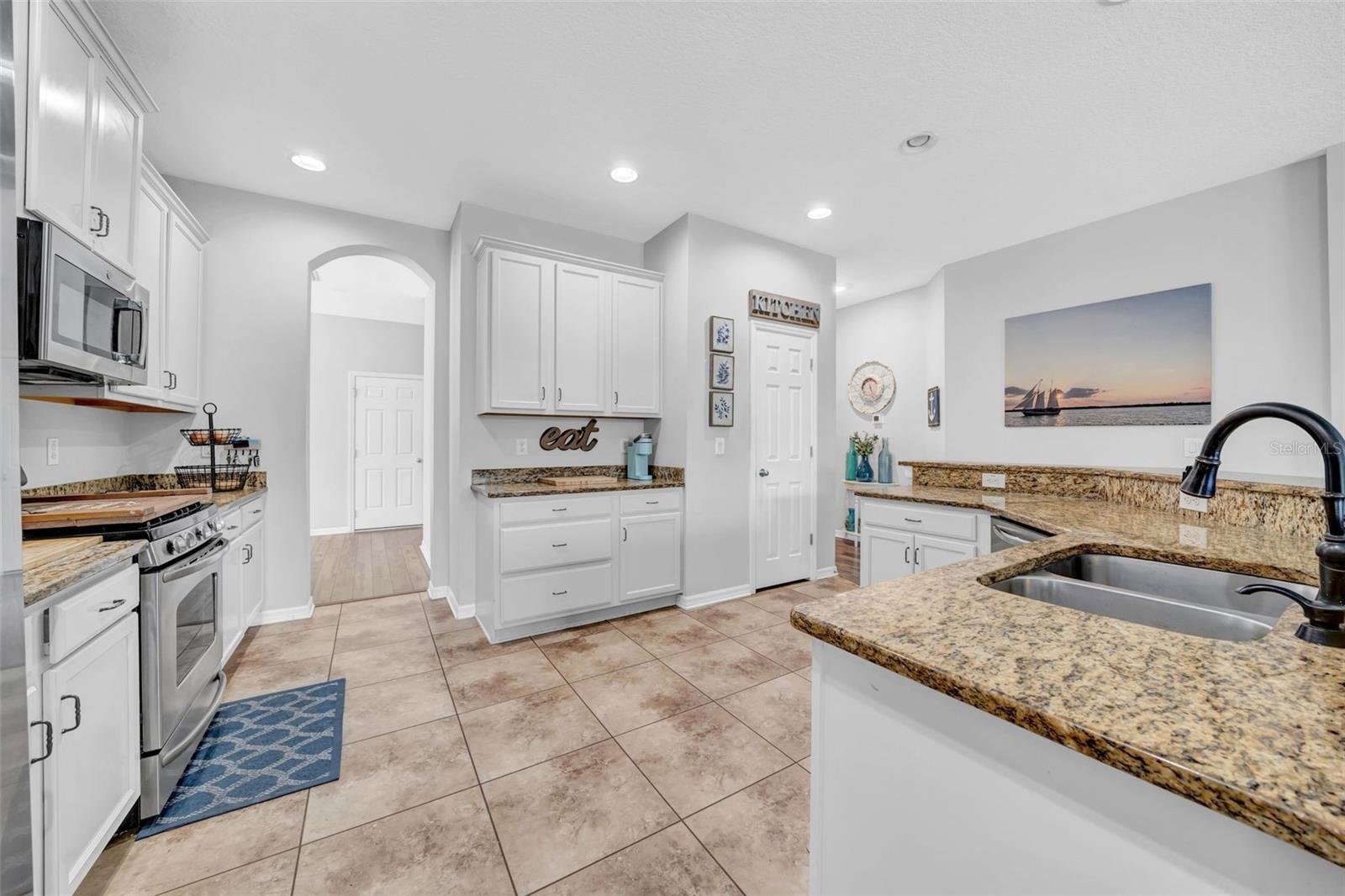 15861 STARLING WATER DR, LITHIA, FL, 33547