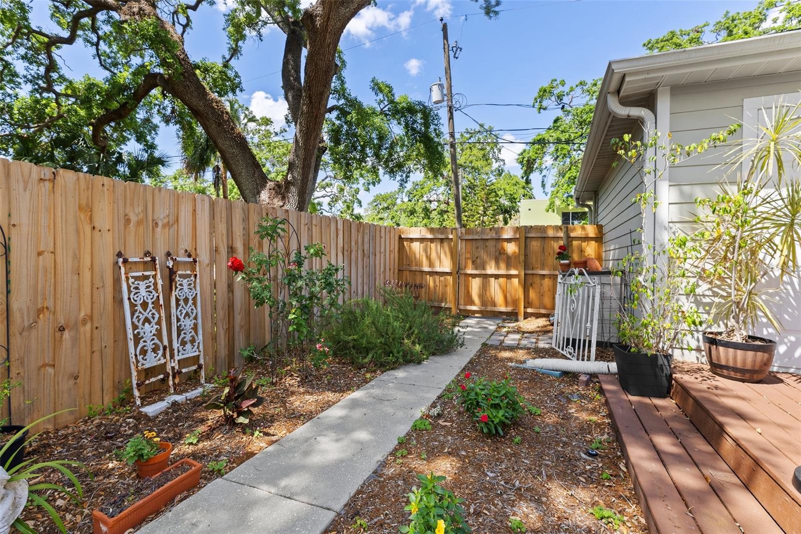 5401 S RUSSELL ST, TAMPA, FL, 33611