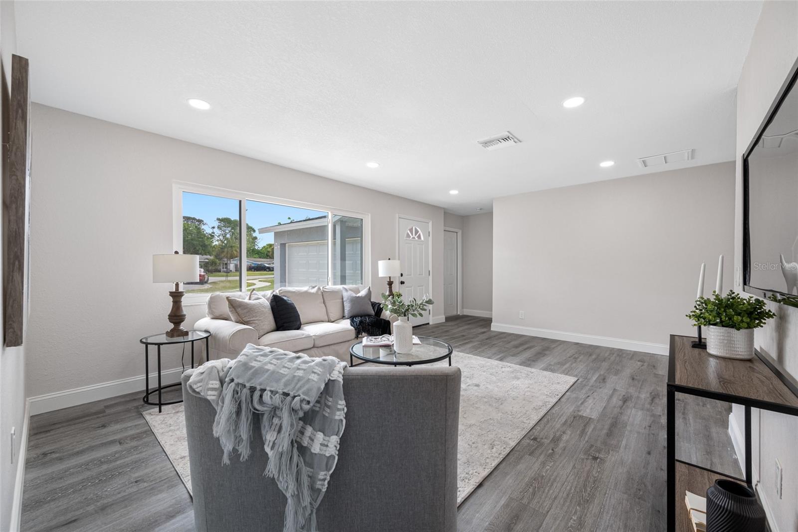 8409 LANTANA DR, SEMINOLE, FL, 33777