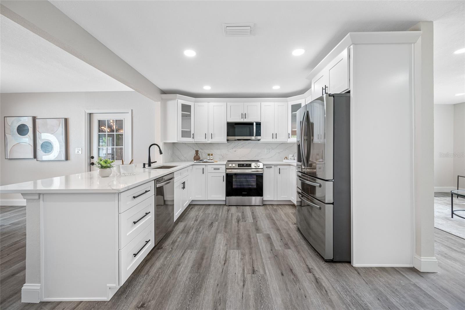 8409 LANTANA DR, SEMINOLE, FL, 33777