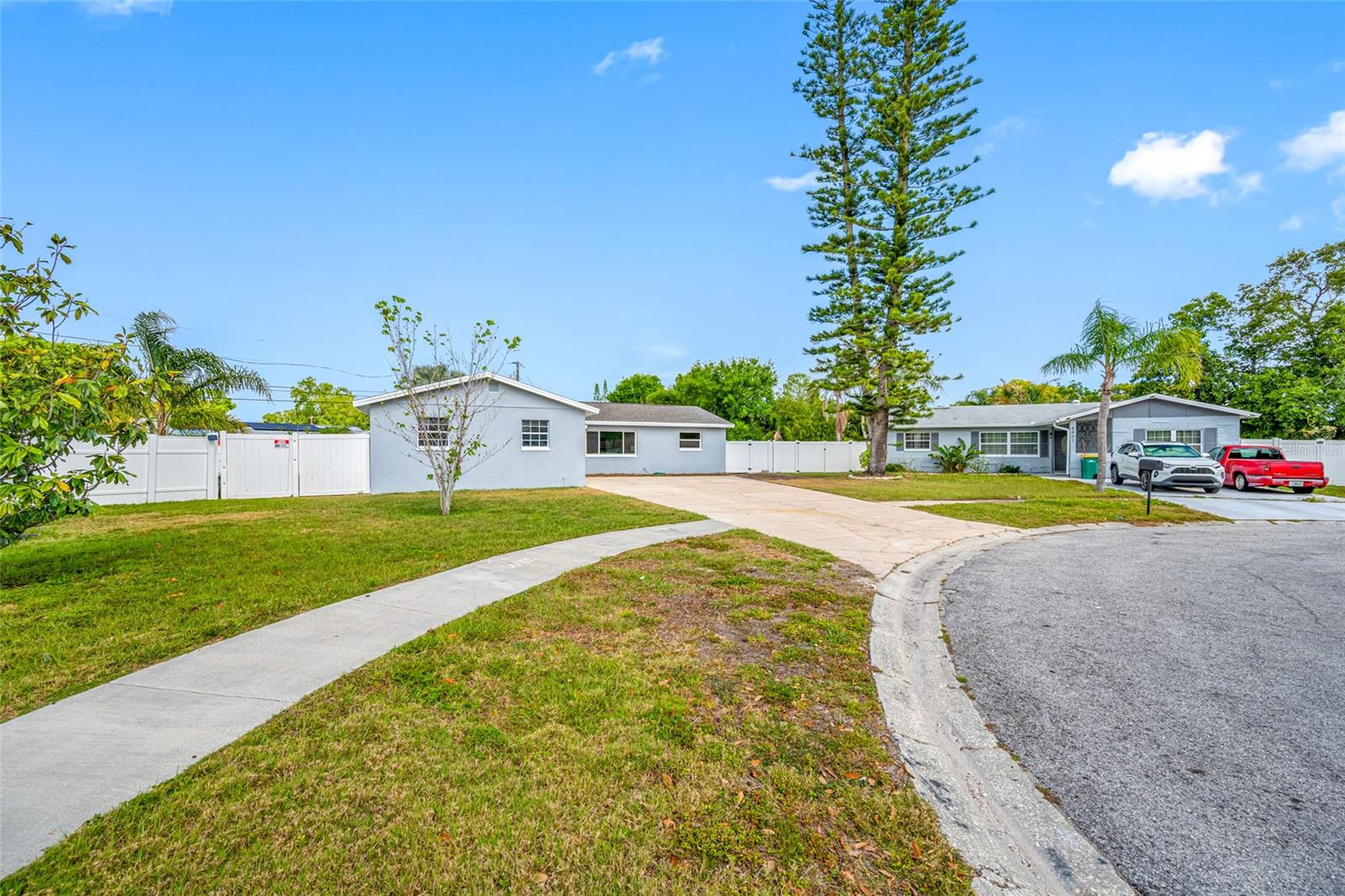 8409 LANTANA DR, SEMINOLE, FL, 33777