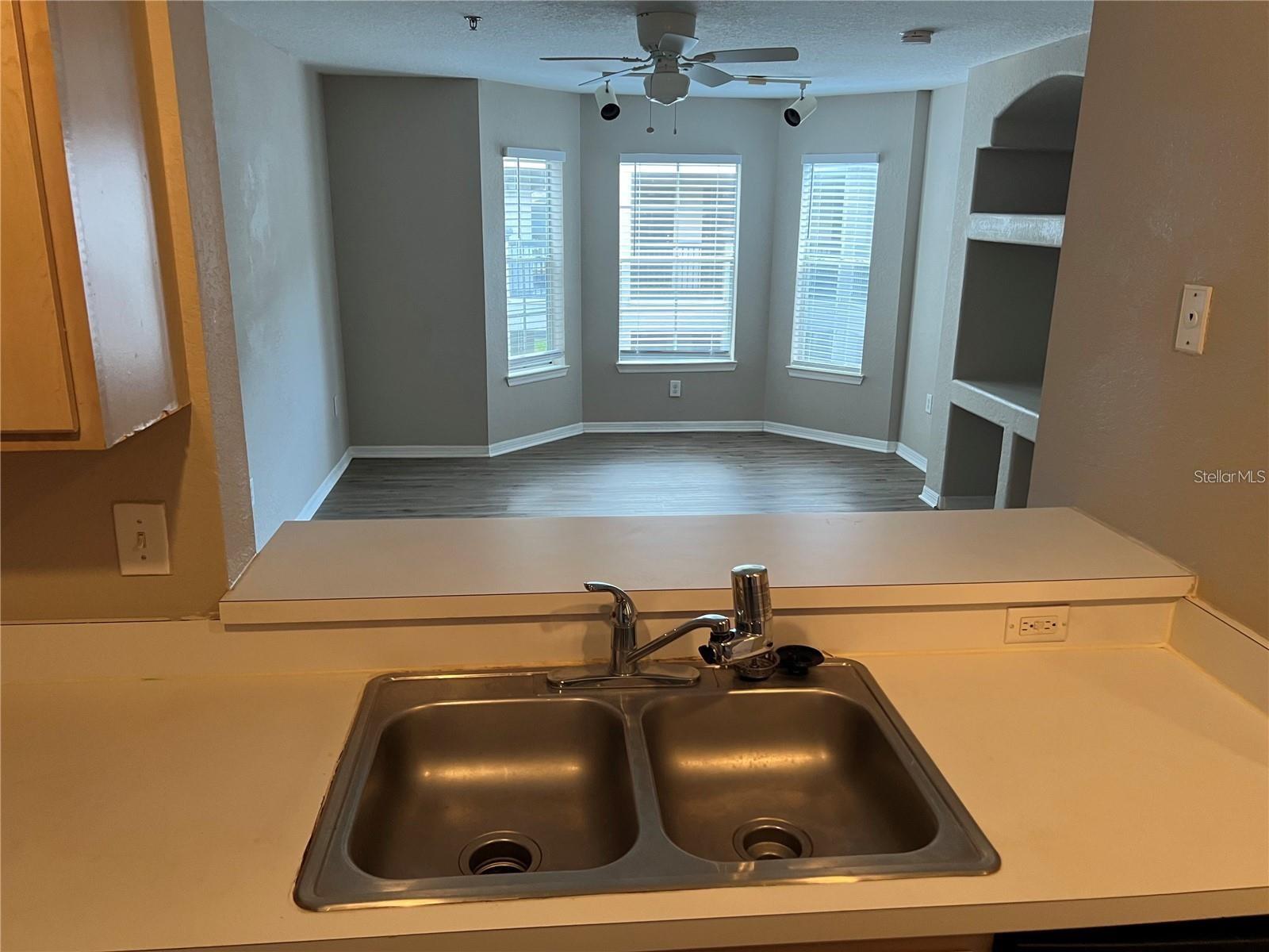 8517 SEA HARBOUR LN #207, TEMPLE TERRACE, FL, 33637