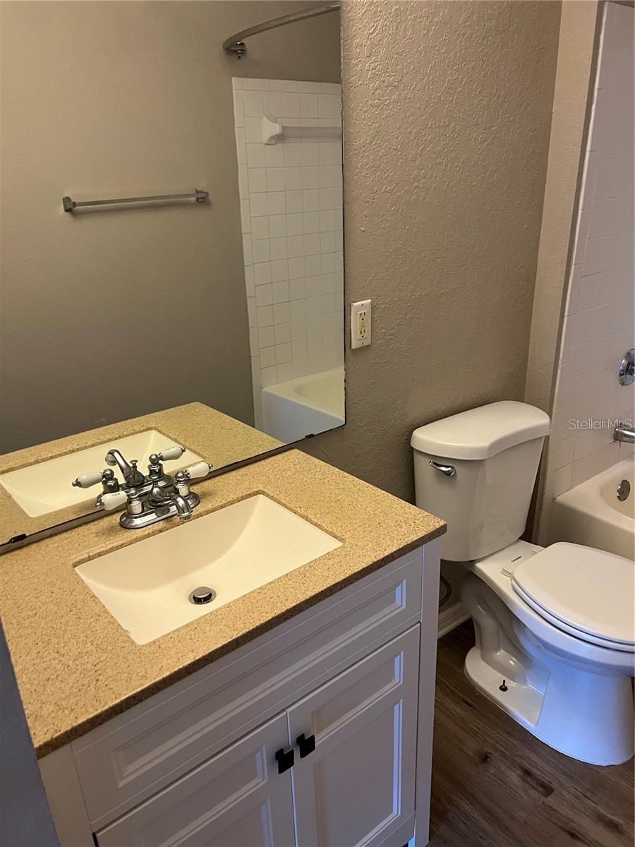 8517 SEA HARBOUR LN #207, TEMPLE TERRACE, FL, 33637