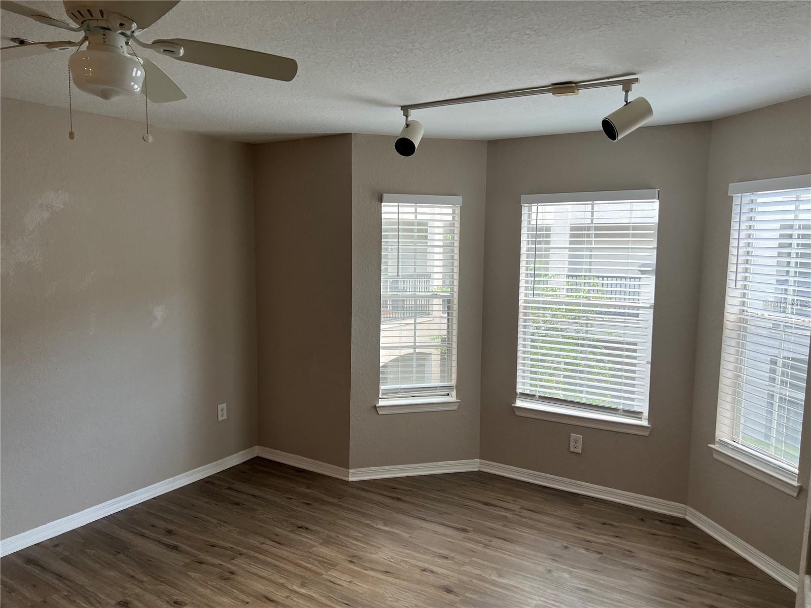 8517 SEA HARBOUR LN #207, TEMPLE TERRACE, FL, 33637