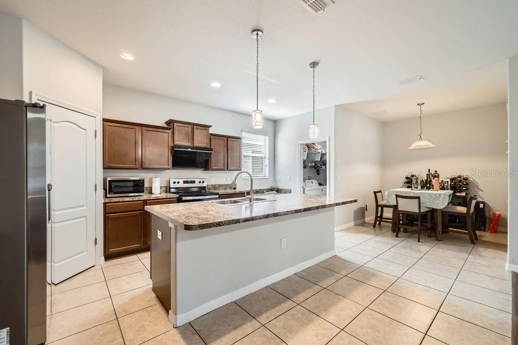 15707 SIGNATURE DR., WINTER GARDEN, FL, 34787