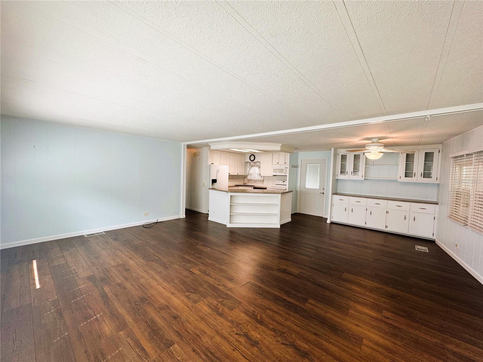 139 ROYAL PALM DR, LEESBURG, FL, 34748