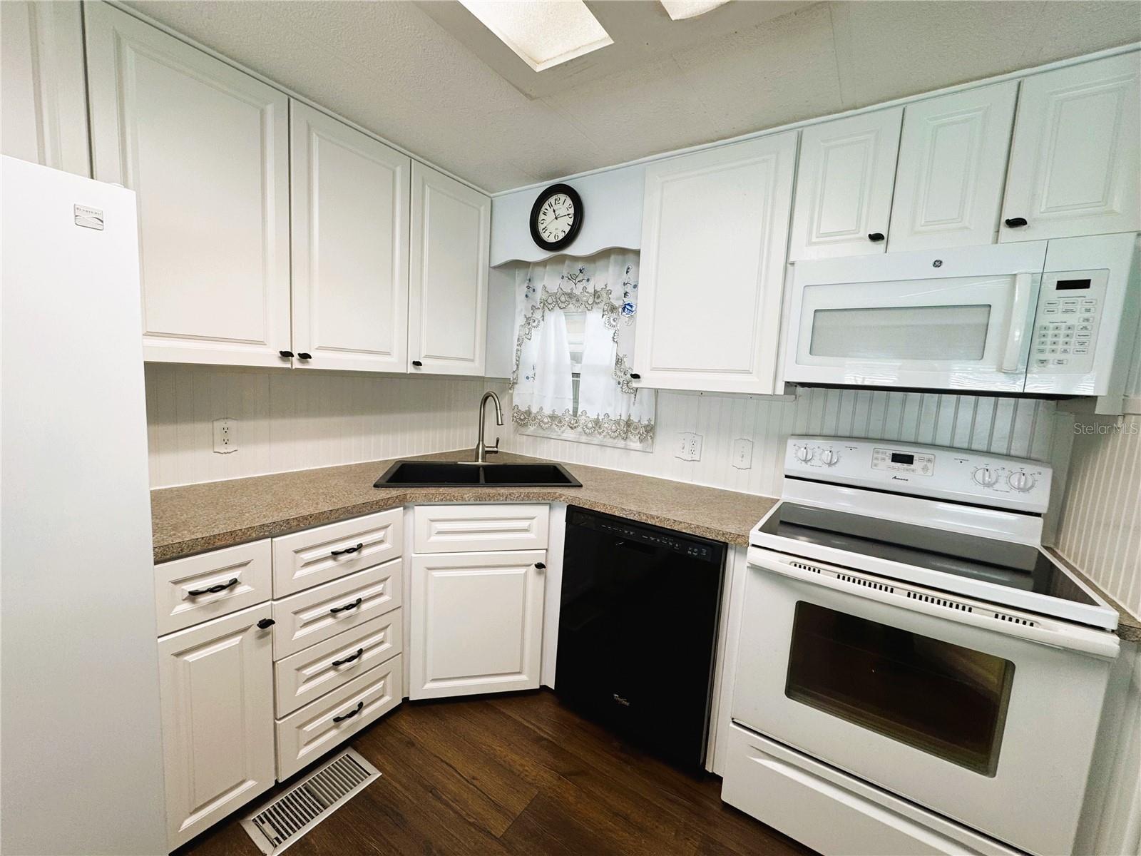 139 ROYAL PALM DR, LEESBURG, FL, 34748