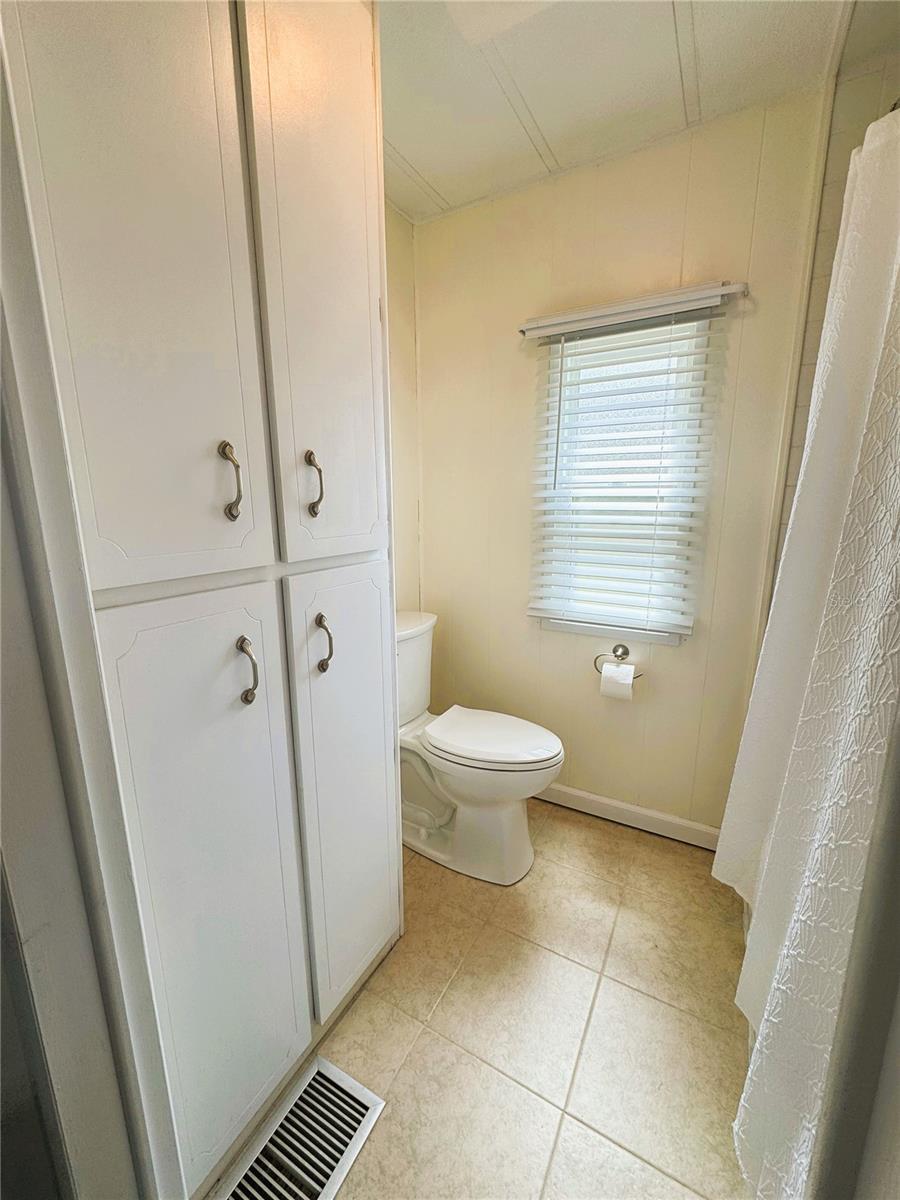 139 ROYAL PALM DR, LEESBURG, FL, 34748