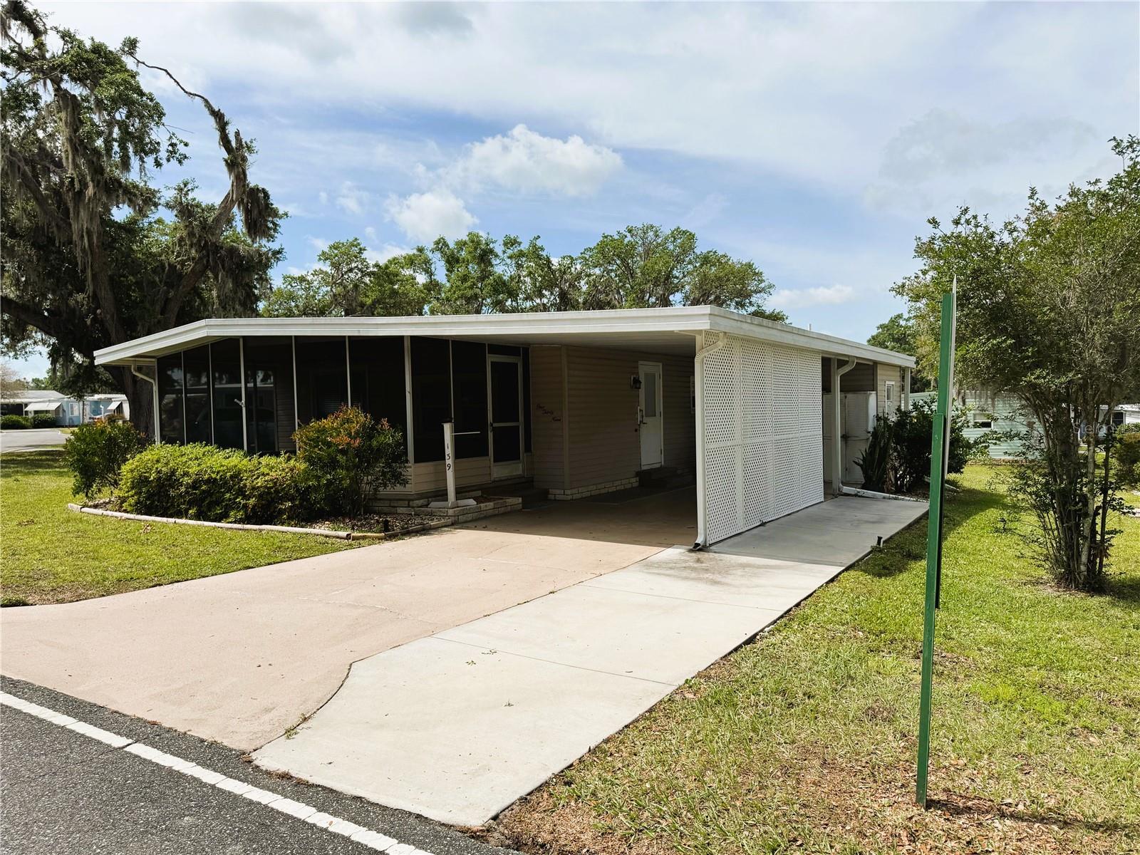 139 ROYAL PALM DR, LEESBURG, FL, 34748