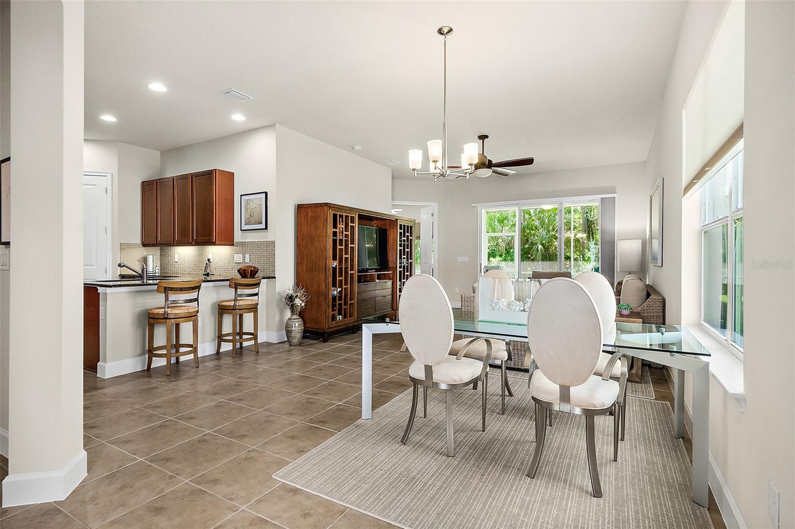815 PINEWOOD DR, ORMOND BEACH, FL, 32174