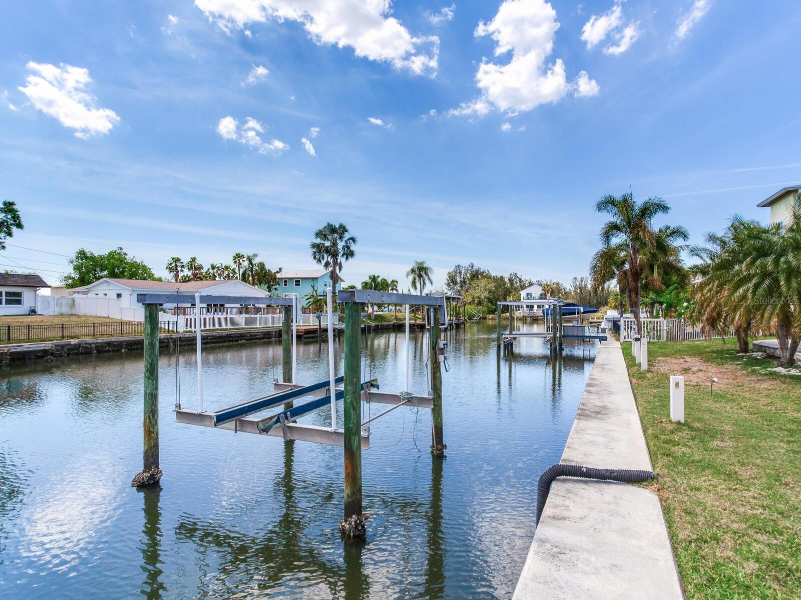 8722 HICKORYWOOD LN, TAMPA, FL, 33615