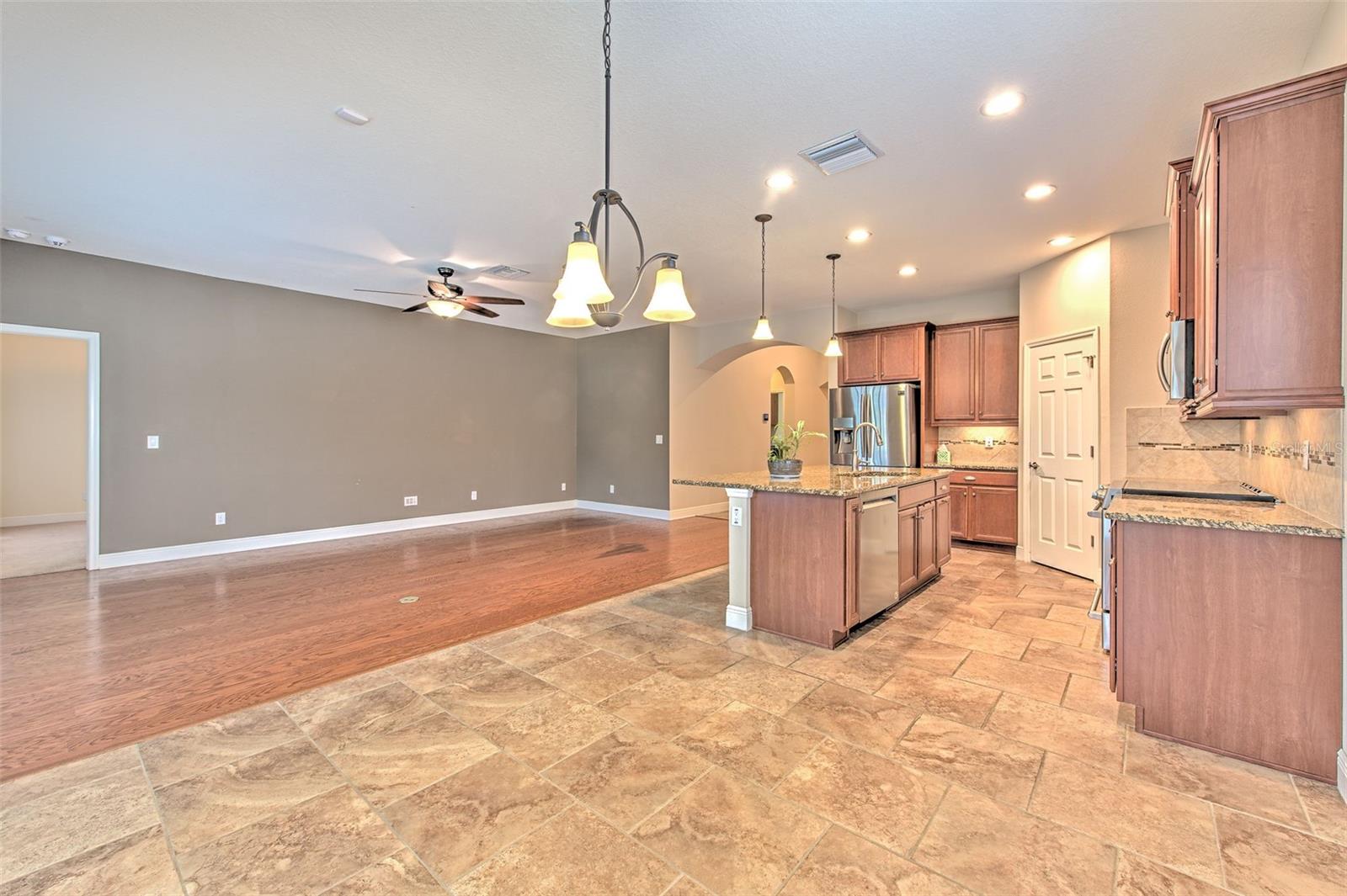 6303 HAWK GROVE CT, WESLEY CHAPEL, FL, 33545