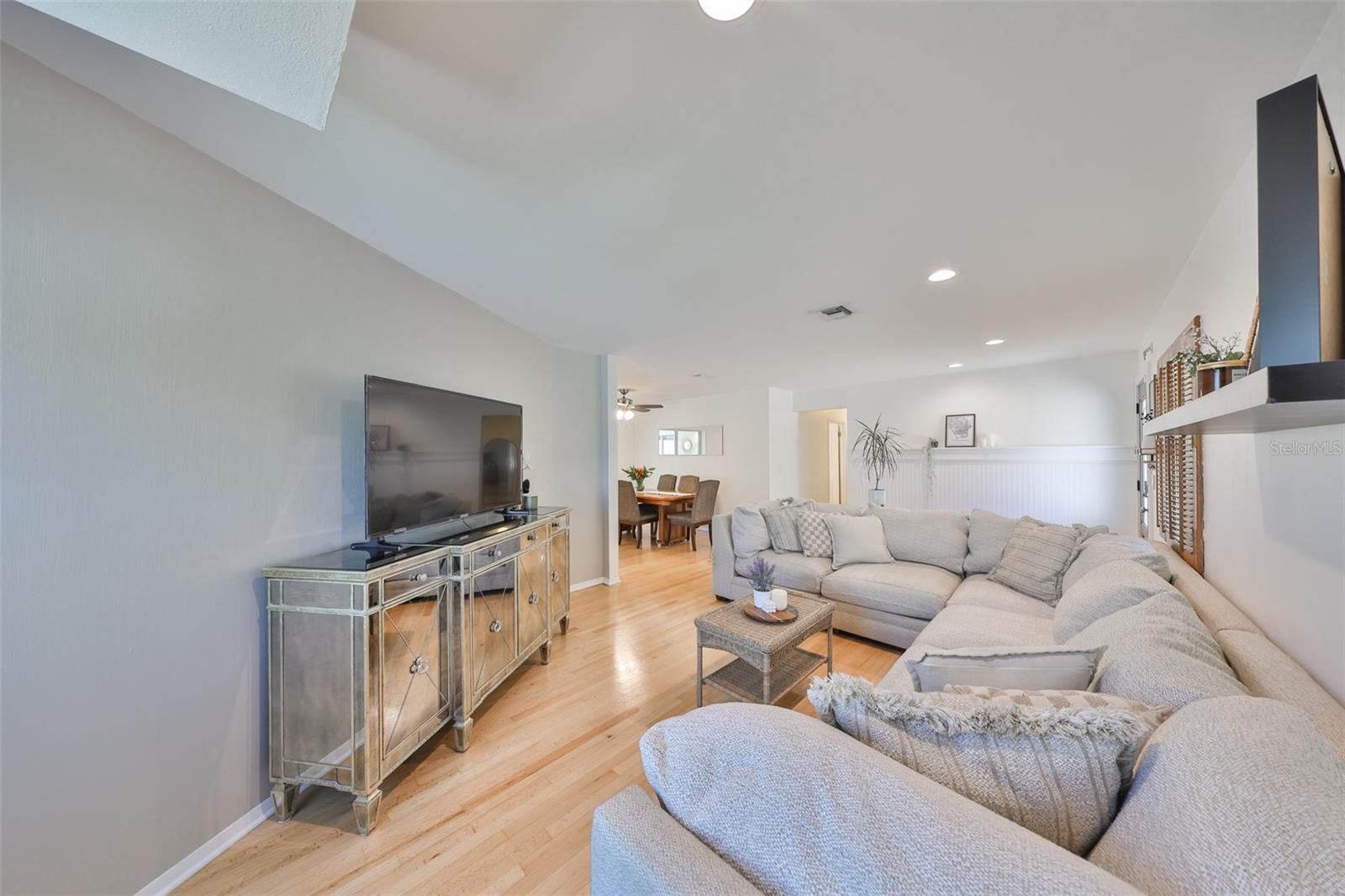 7491 CEDAR ST NE, ST PETERSBURG, FL, 33702