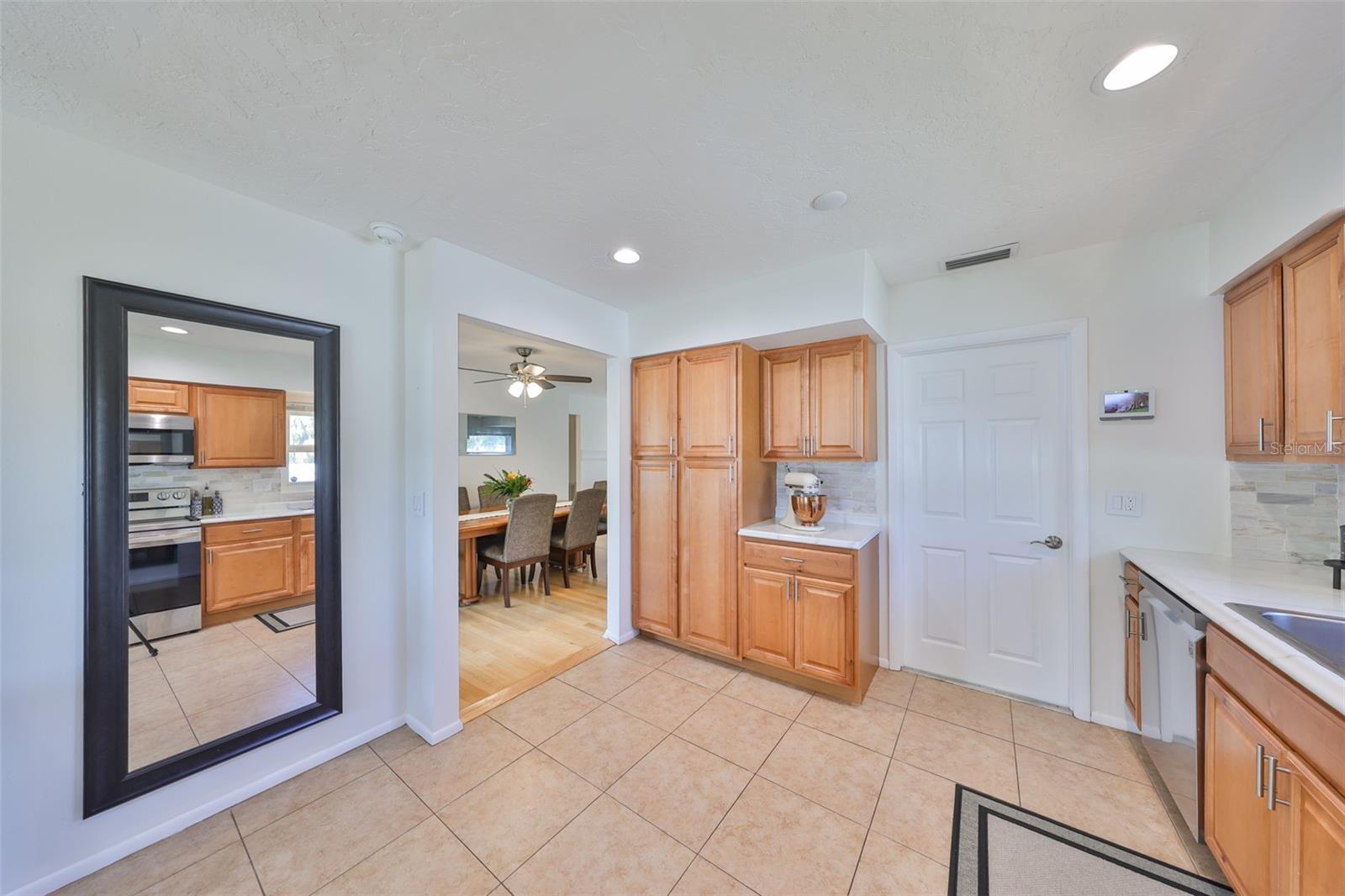 7491 CEDAR ST NE, ST PETERSBURG, FL, 33702