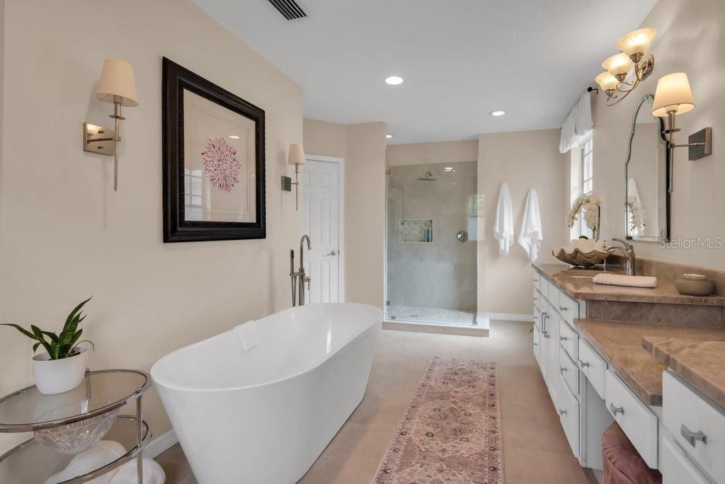 5913 FLATWOODS MANOR CIR, LITHIA, FL, 33547