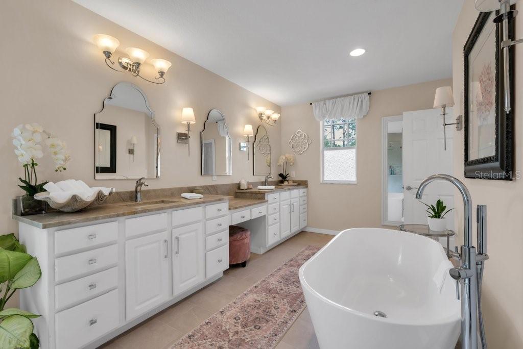 5913 FLATWOODS MANOR CIR, LITHIA, FL, 33547