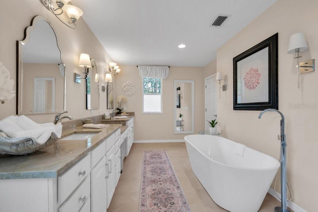 5913 FLATWOODS MANOR CIR, LITHIA, FL, 33547