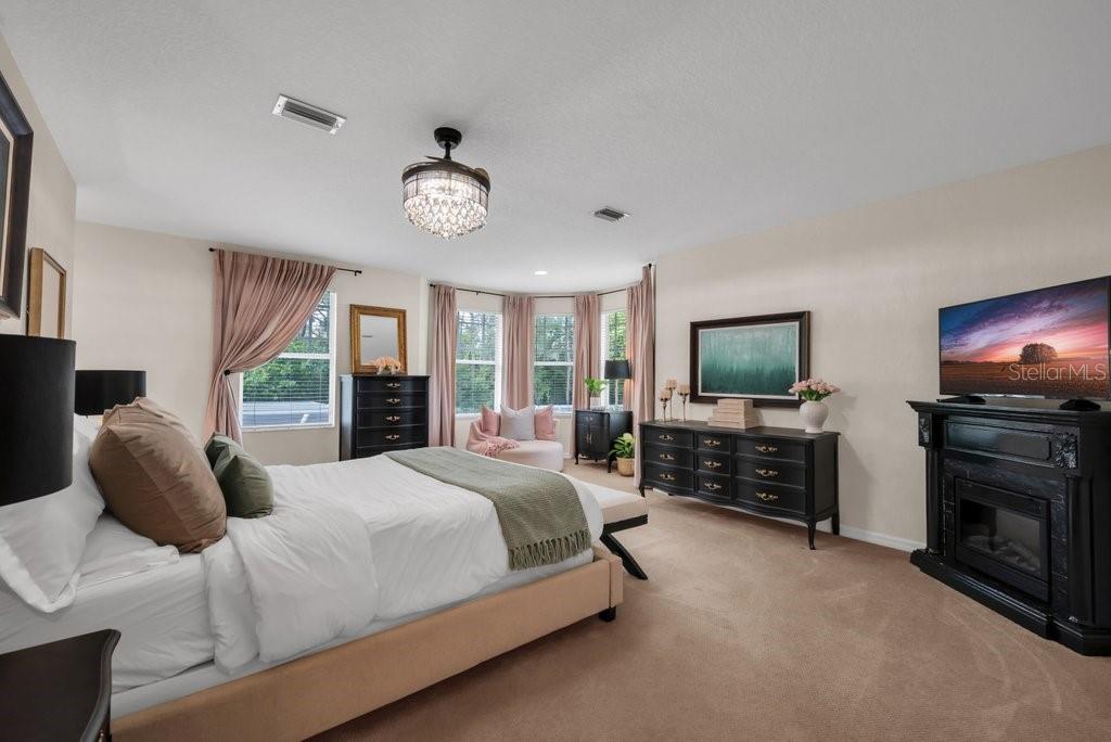 5913 FLATWOODS MANOR CIR, LITHIA, FL, 33547