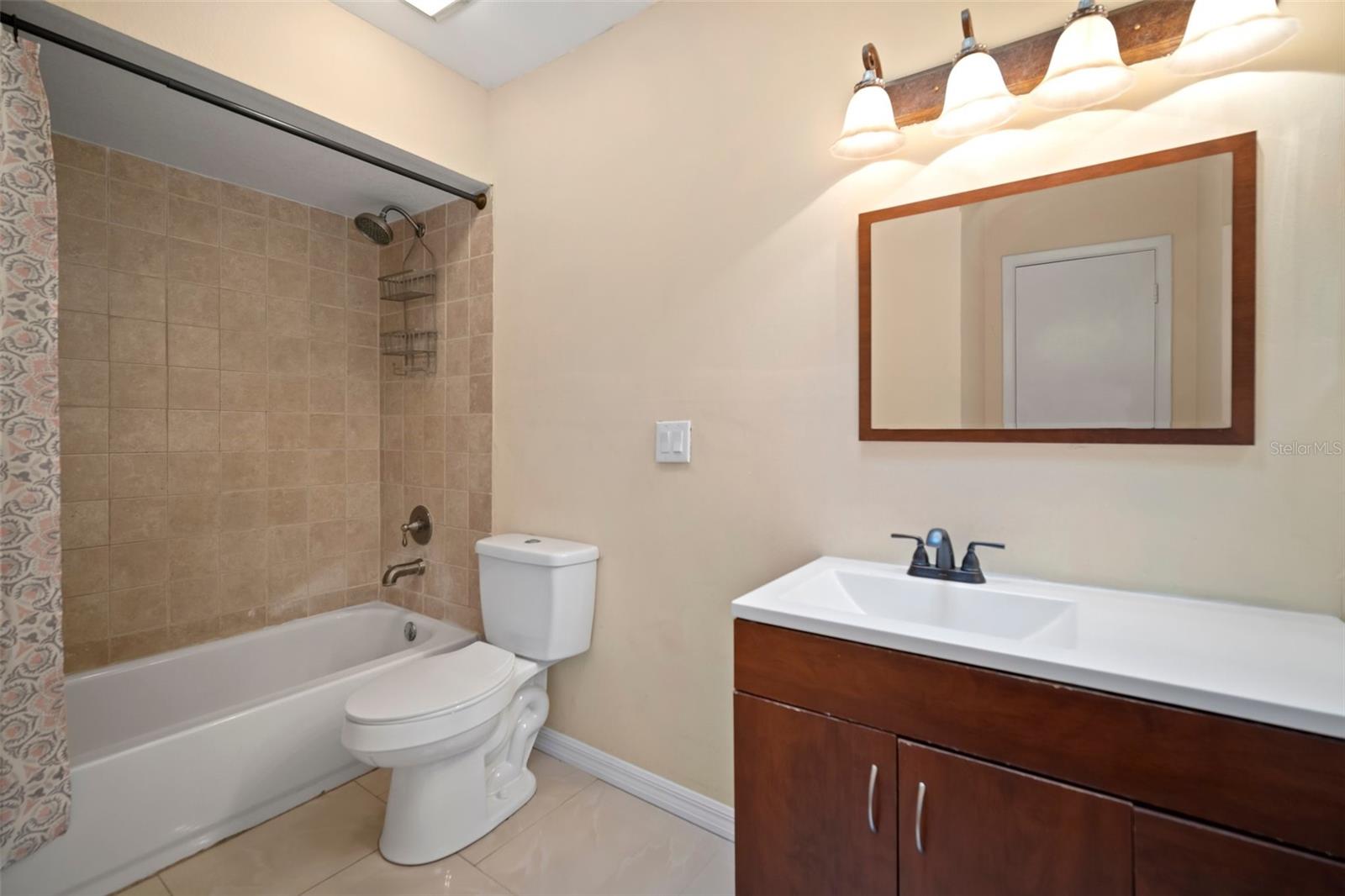 7020 OAKVIEW CIR, TAMPA, FL, 33634