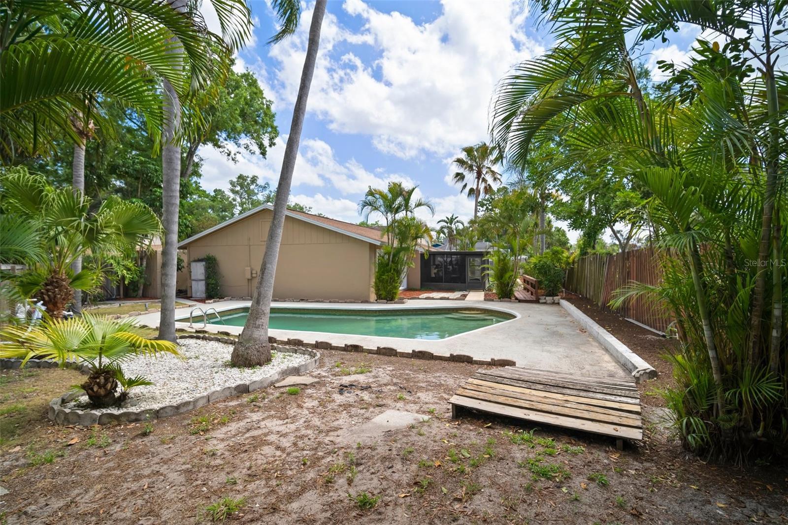 7020 OAKVIEW CIR, TAMPA, FL, 33634